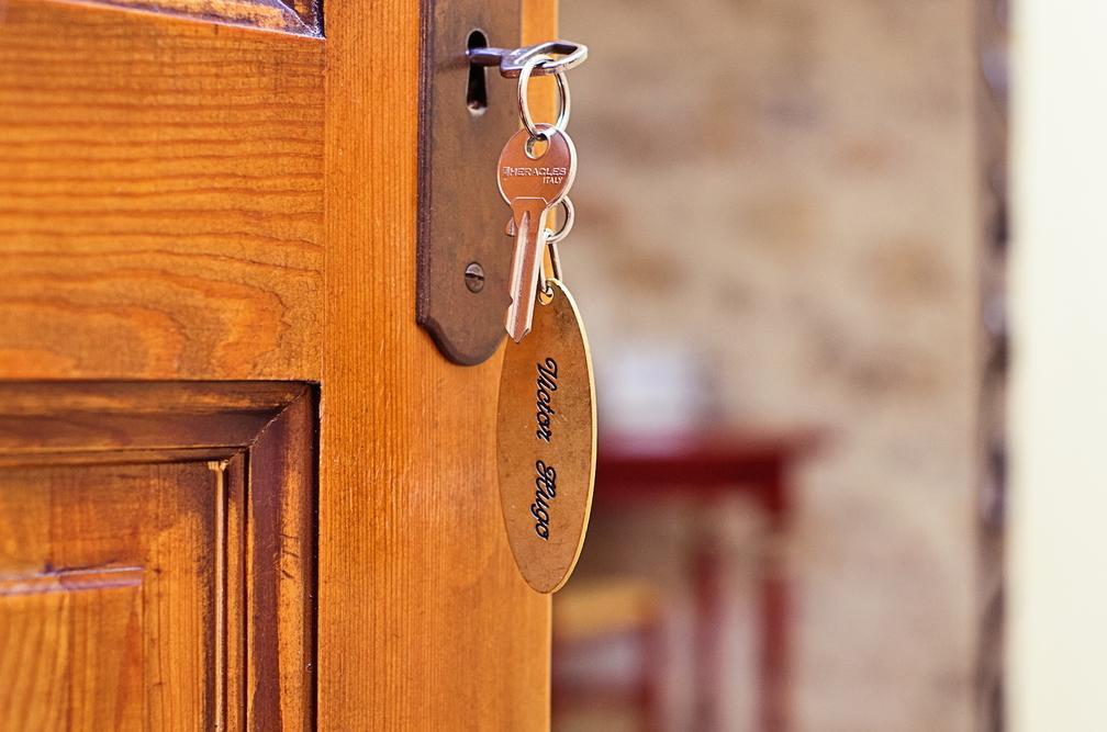 ベス・シュル・イソル L'Abri Du Poete Bed & Breakfast 部屋 写真
